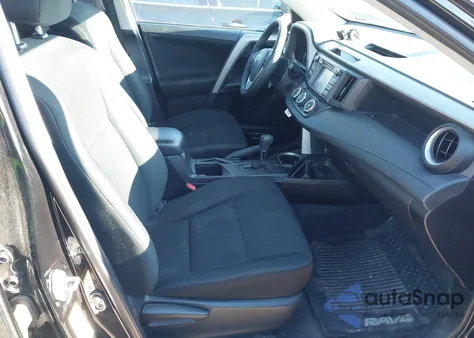 2018 Toyota Rav4 Le z USA, uszkodzony, nr VIN 2T3BFREV5JW762057